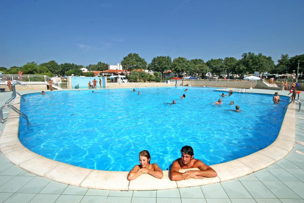 Easyatent Fkk Safari Tent Ulika Naturist - Clothes Free Poreč Eksteriør billede