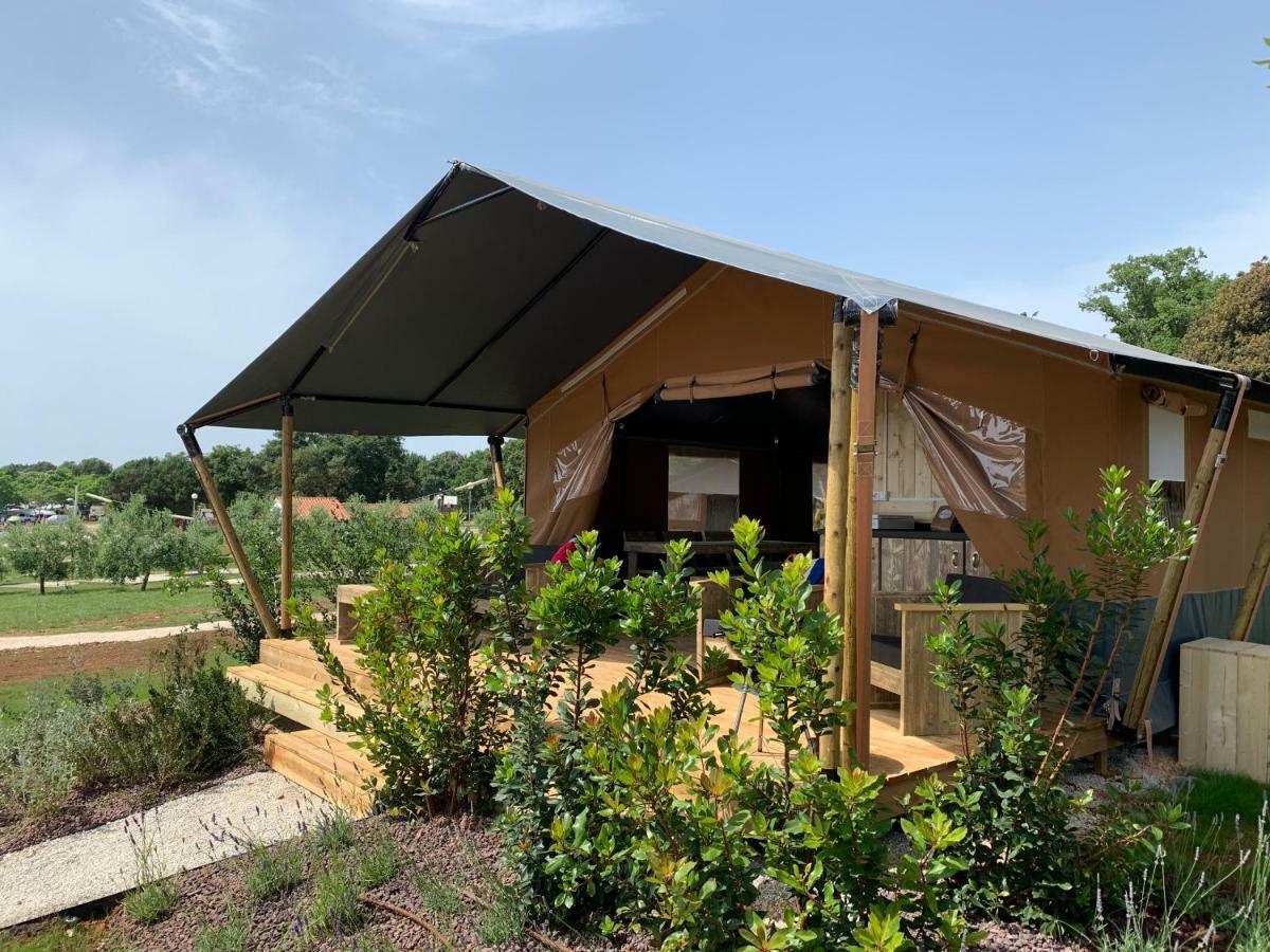 Easyatent Fkk Safari Tent Ulika Naturist - Clothes Free Poreč Eksteriør billede